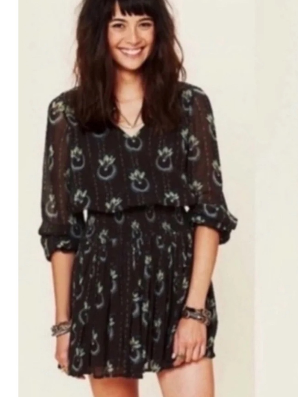 Free People - Black
Feather Print Smocked
Waist Dress Sz XS